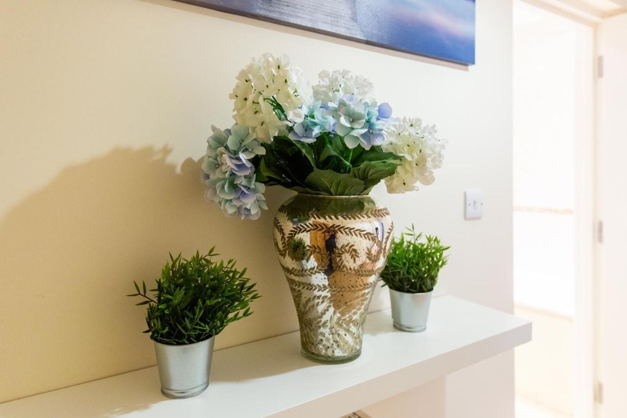 1-Bedroom Apartment With Balcony, هوديسدون المظهر الخارجي الصورة
