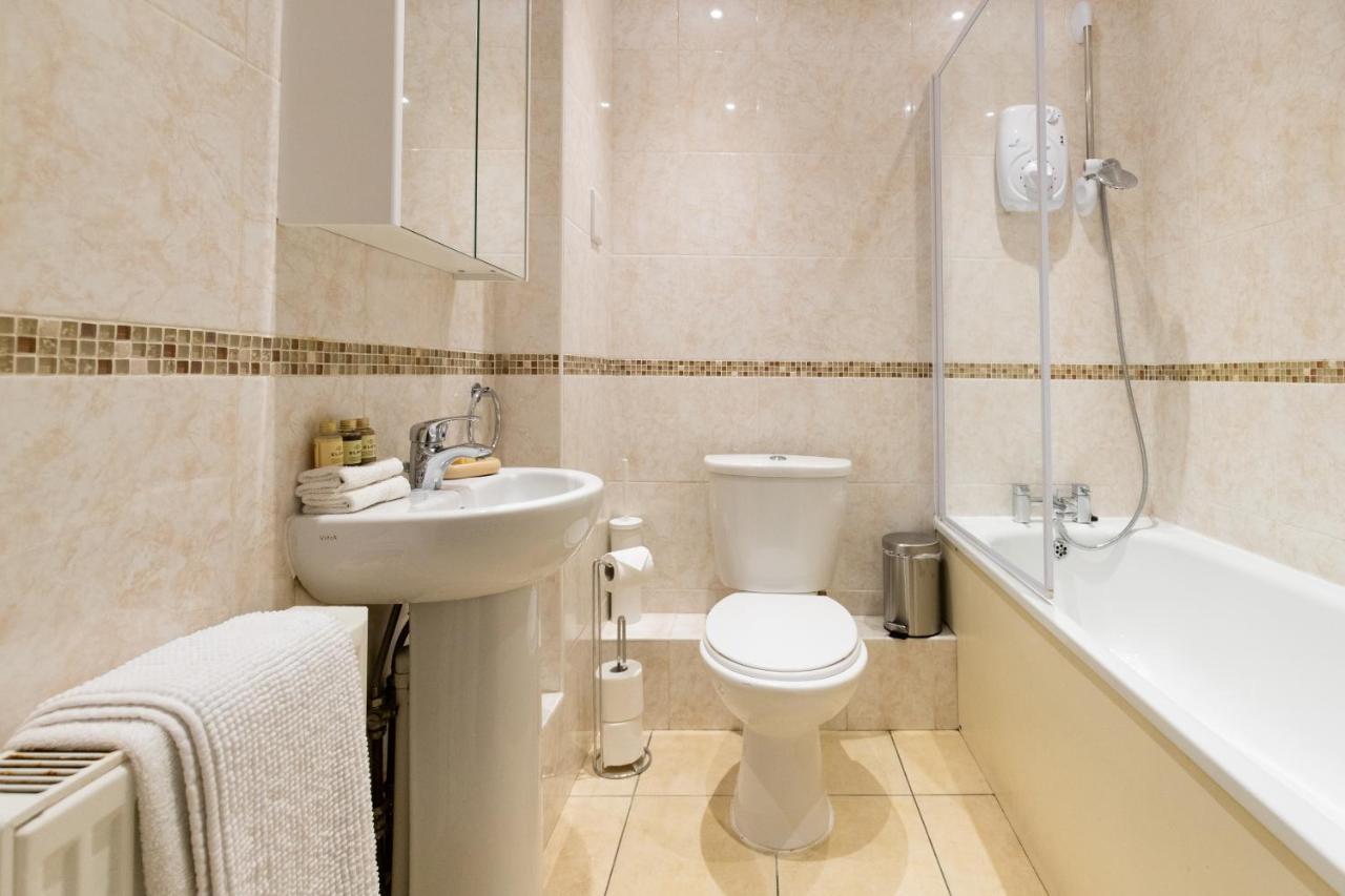 1-Bedroom Apartment With Balcony, هوديسدون المظهر الخارجي الصورة